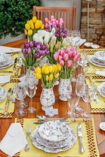 Tulipes sur table