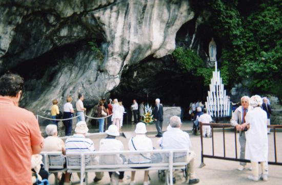 La grotte à LOURDES